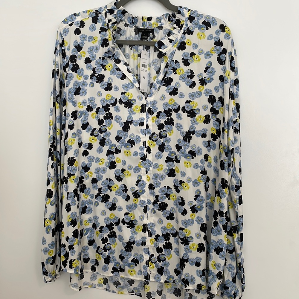 Ann Taylor NWT Floral Split Neck Silky Blouse